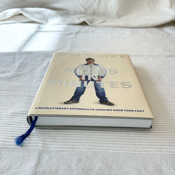 Jamie Oliver's Meals in Minutes cookbook - Picture 4 of 13
